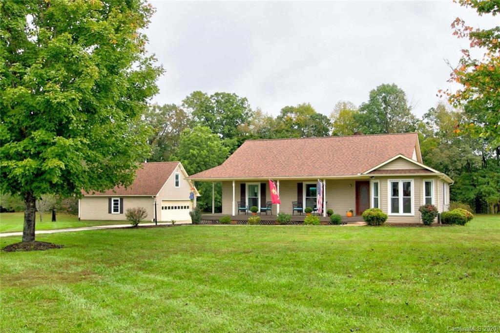 335 Steeple Chase Trail