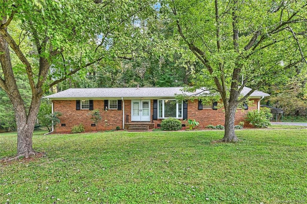 Property image 1 at 6636 Brushwood Drive, Charlotte, NC 28262