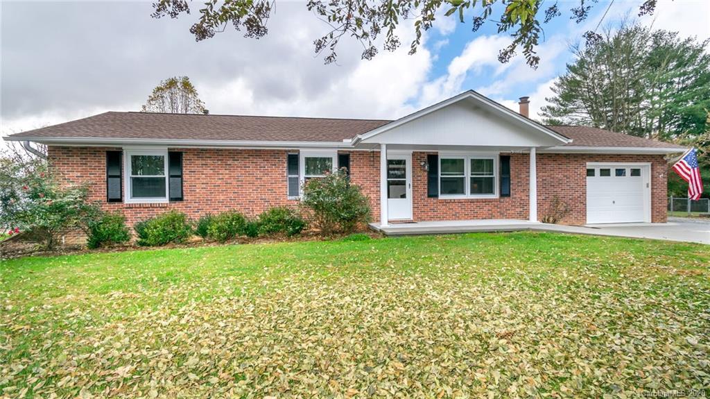 Property image 1 at 24 W Silverleaf Drive, Hendersonville, NC 28739