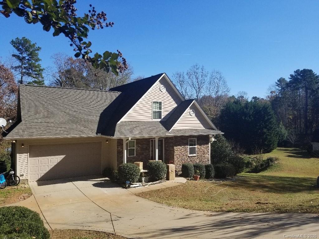 2845 Lakefront Drive