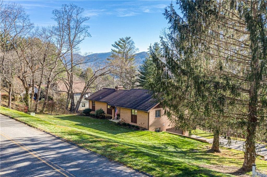 Property image 1 at 52 Mark Twain Road, Asheville, NC 28805