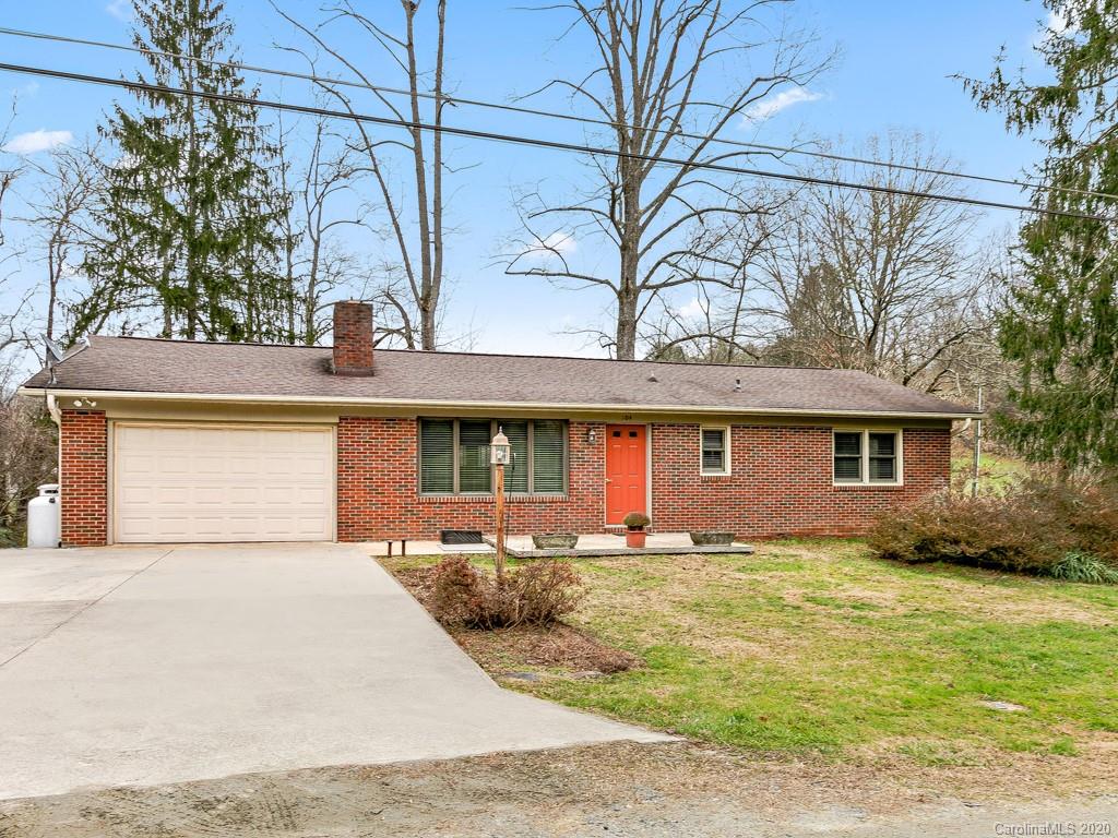 Property image 1 at 104 Twin Brook Drive, Hendersonville, NC 28791