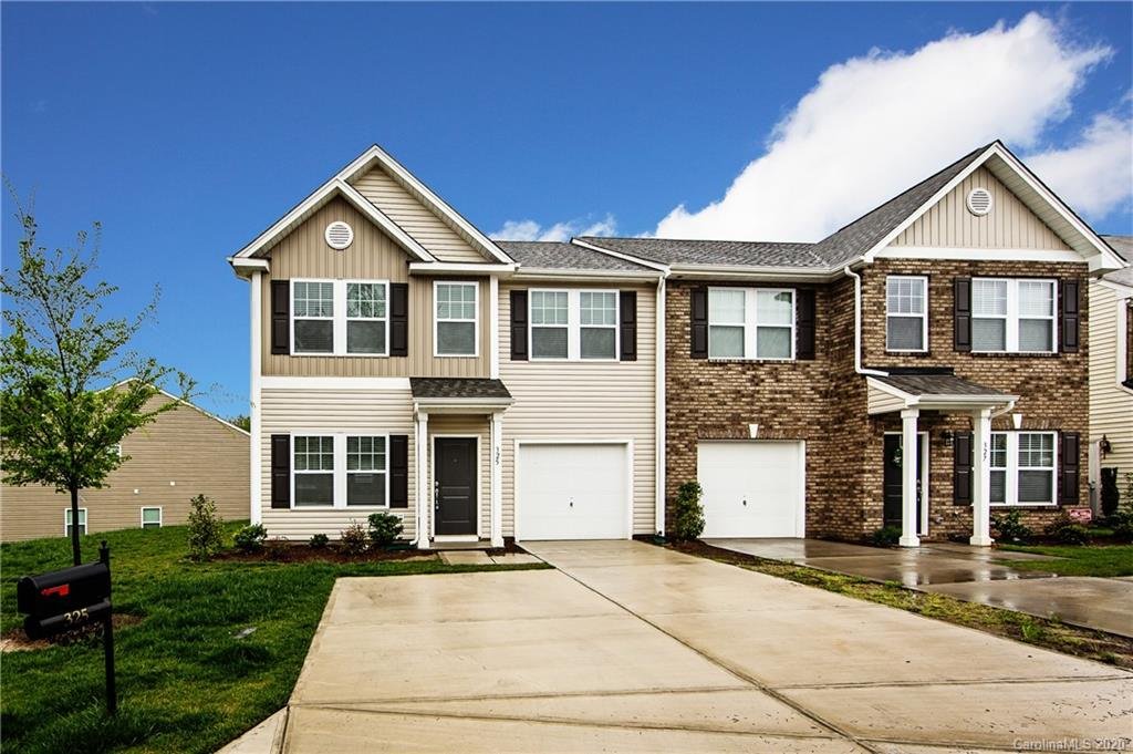 Property image 1 at 325 Battery Circle, Clover, SC 29710