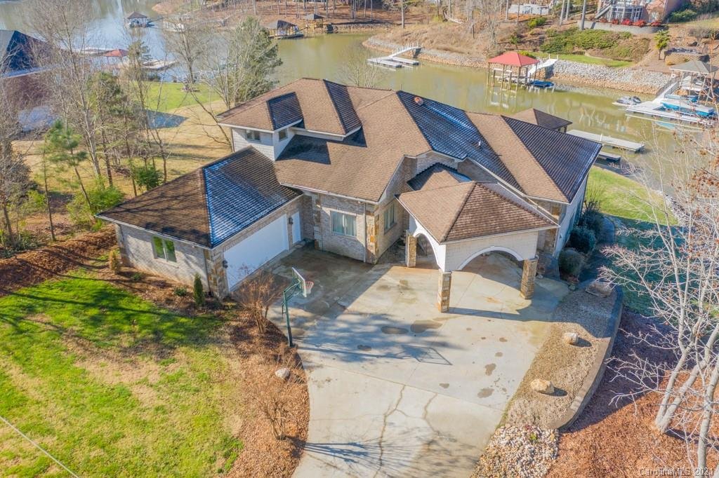 9521 Island Point Road