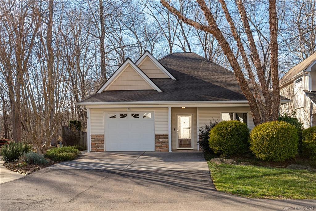 Property image 1 at 21 Honeycomb Circle, Swannanoa, NC 28778
