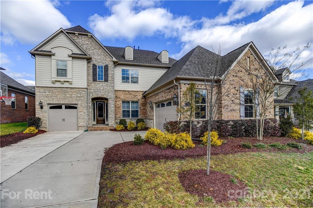 1710 Maple Oak Drive