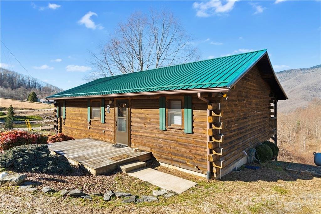 Property image 1 at 211 Gordon Drive, Waynesville, NC 28786