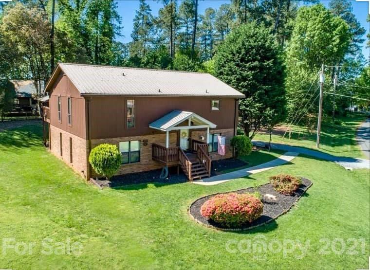 21429 Pinecrest Place