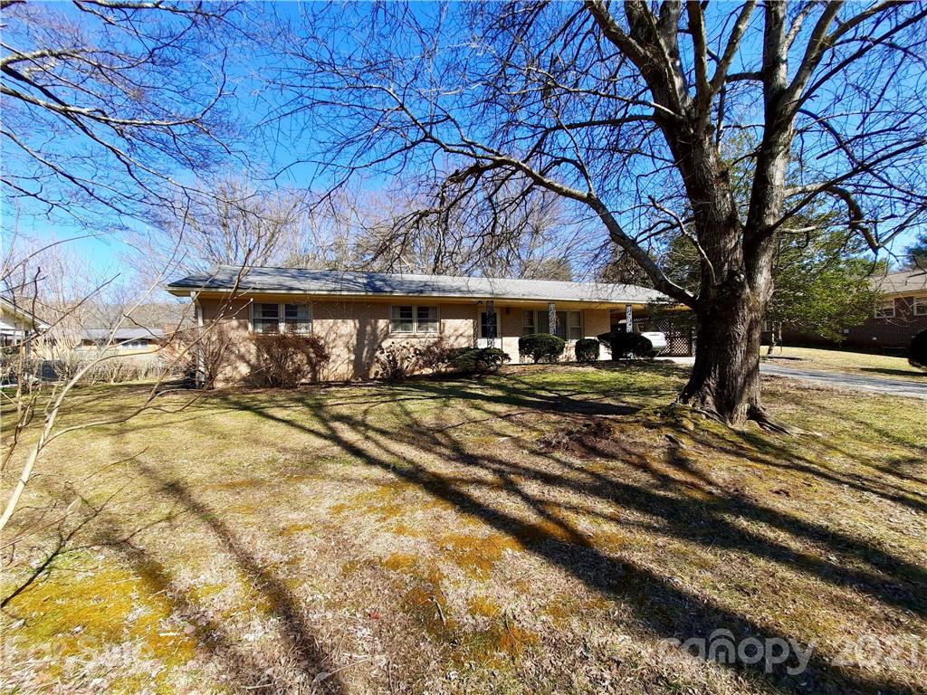 Property image 1 at 203 Moody Street, Hendersonville, NC 28739