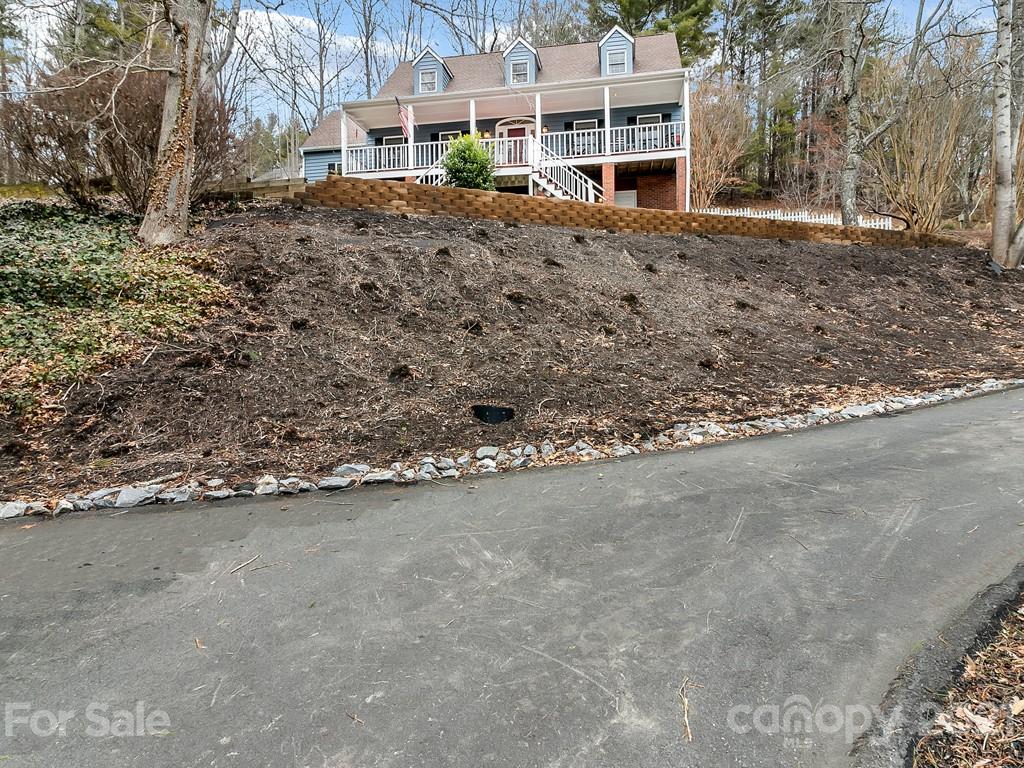 Property image 1 at 15 Moriah Lane, Asheville, NC 28803