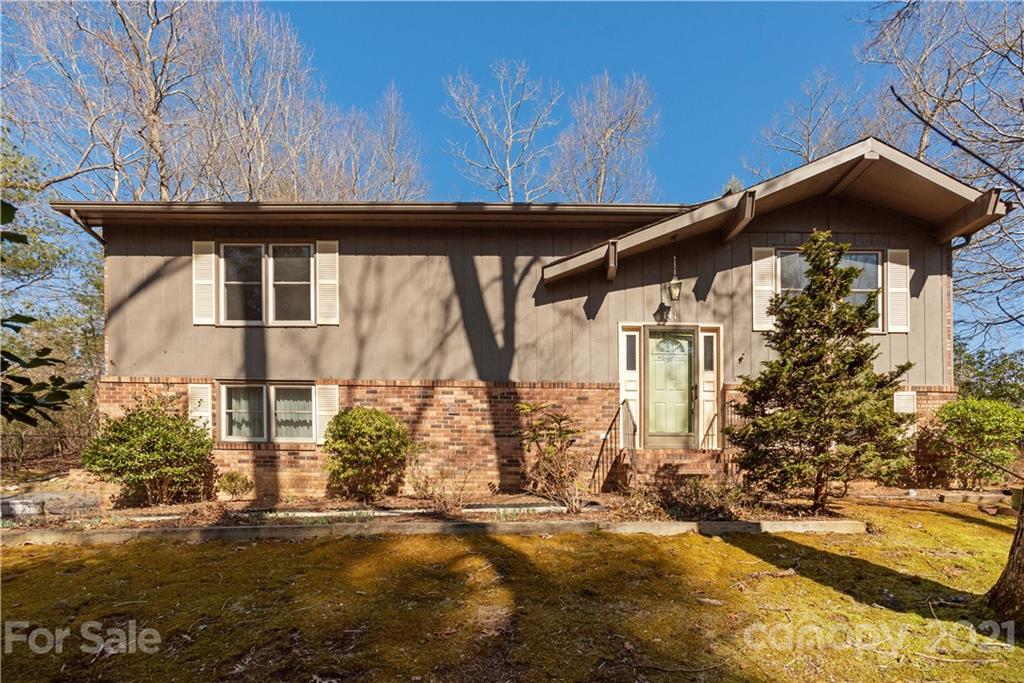 Property image 1 at 141 Long John Drive, Hendersonville, NC 28791