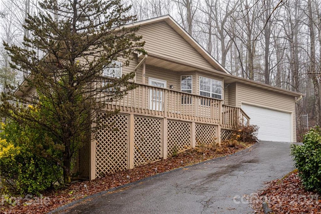 Property image 1 at 6 Spicewood Court, Flat Rock, NC 28731