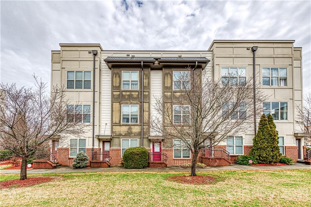 Property image 1 at 845 Seigle Point Drive, Charlotte, NC 28204