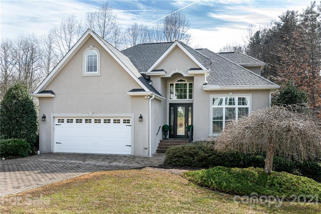 Property image 1 at 450 Mistletoe Trail, Hendersonville, NC 28791