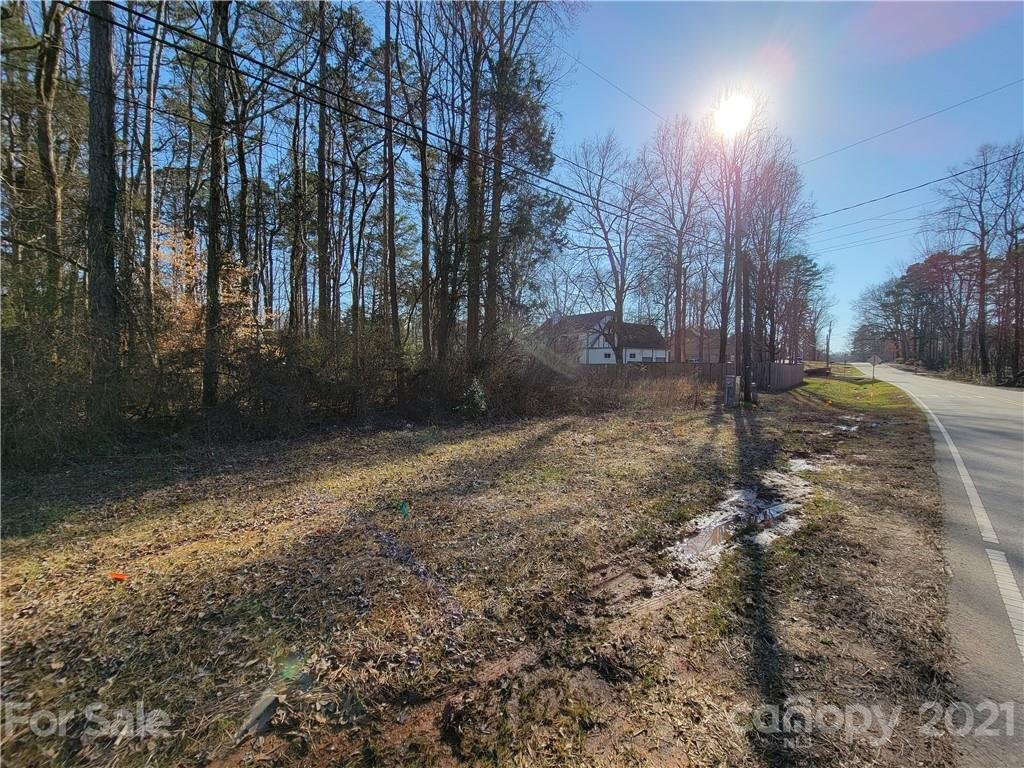 Property image 1 at 5120 Lakeview Road, Charlotte, NC 28216