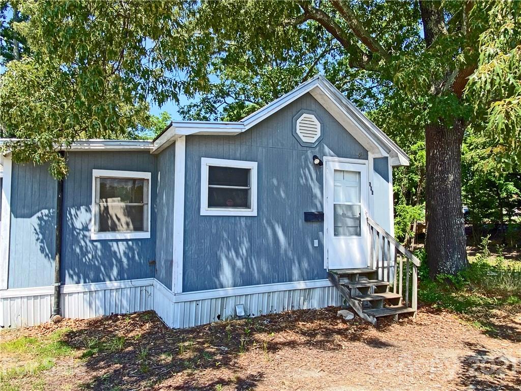 Property image 1 at 606 E Church Street, Lincolnton, NC 28092
