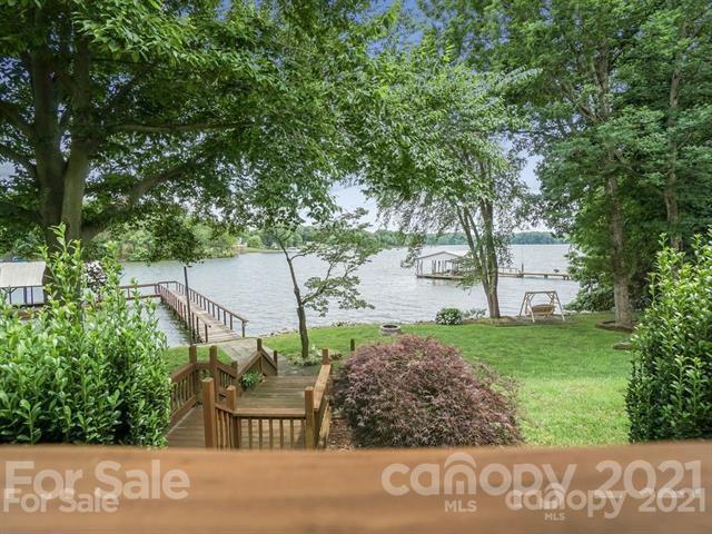 Property image 1 at 225 Paradise Peninsula Road, Mooresville, NC 28117