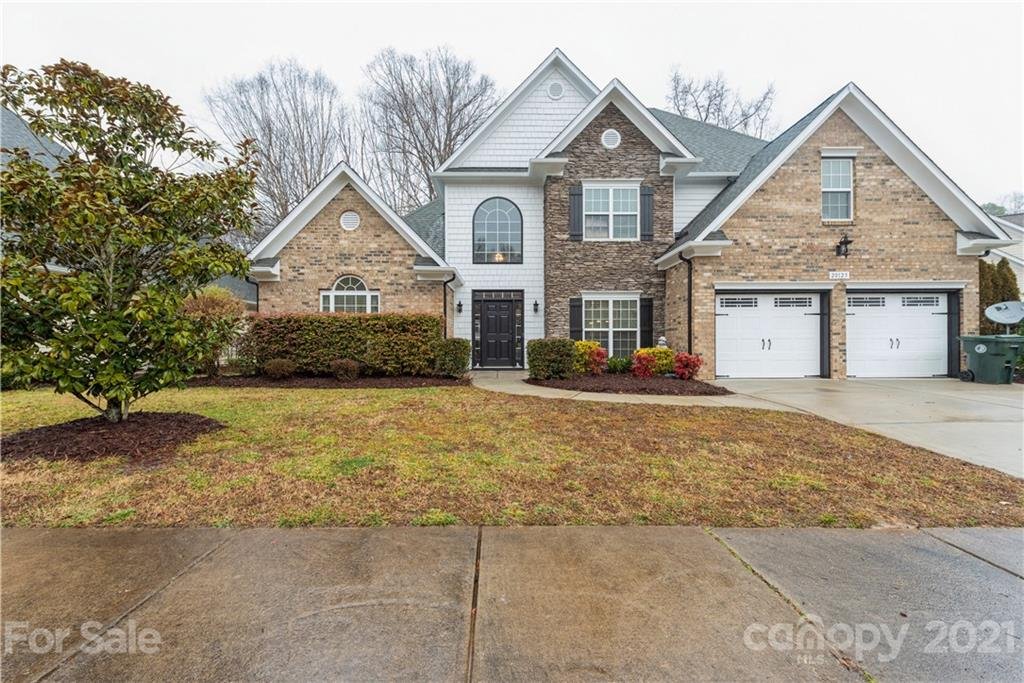 Property image 1 at 20125 Coachmans Wood Lane, Cornelius, NC 28031