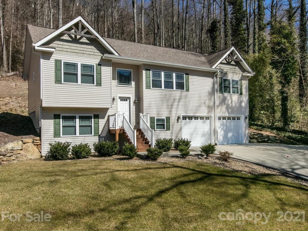 Property image 1 at 674 Salisbury Road, Hendersonville, NC 28792