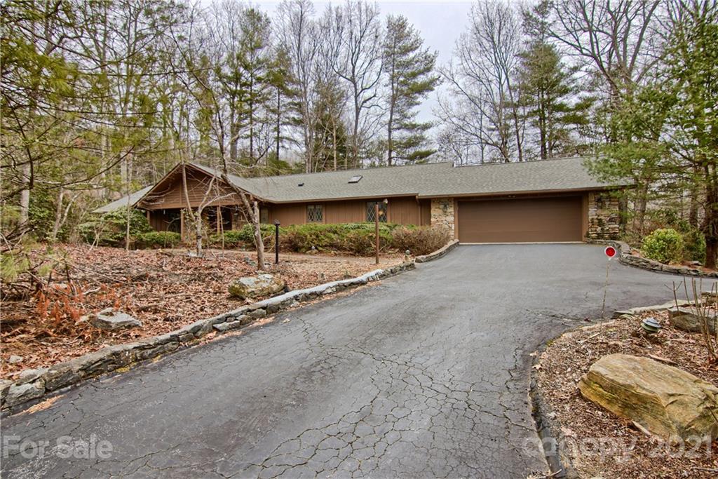 Property image 1 at 200 Camellia Way, Hendersonville, NC 28739