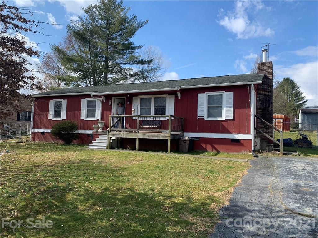 Property image 1 at 62 E Silverleaf Drive, Hendersonville, NC 28739