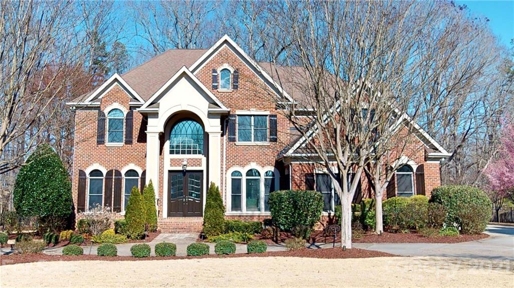 Property image 1 at 8009 Caliterra Drive, Matthews, NC 28104