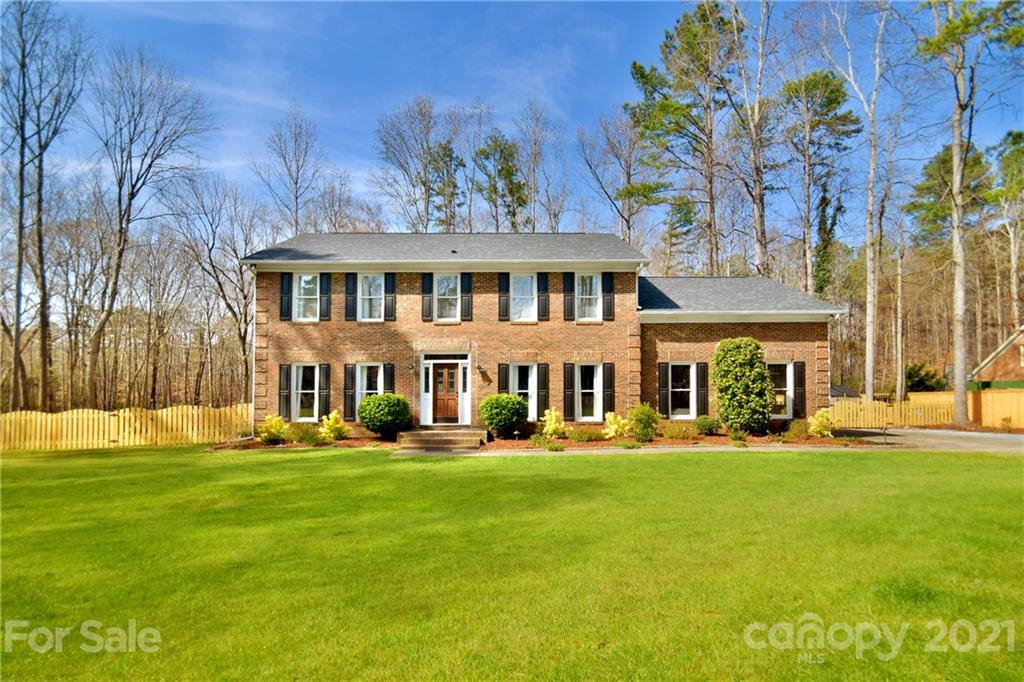Property image 1 at 1401 Longleaf Court, Matthews, NC 28104