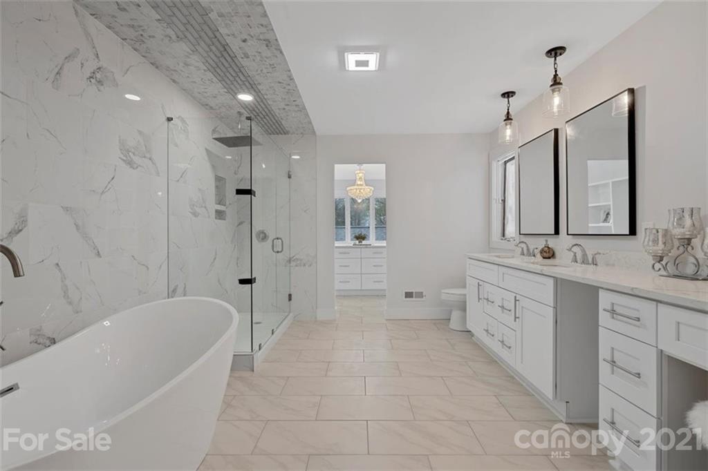 Property image 1 at 2401 Fernbank Drive, Charlotte, NC 28226