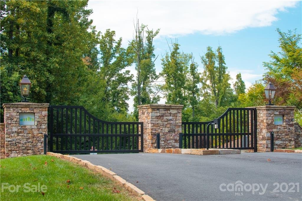 Property image 1 at 74 Longspur Lane, Asheville, NC 28804