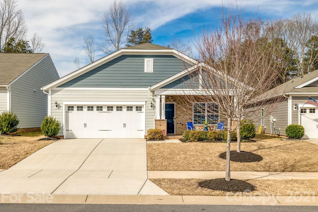 1592 Spring Blossom Trail