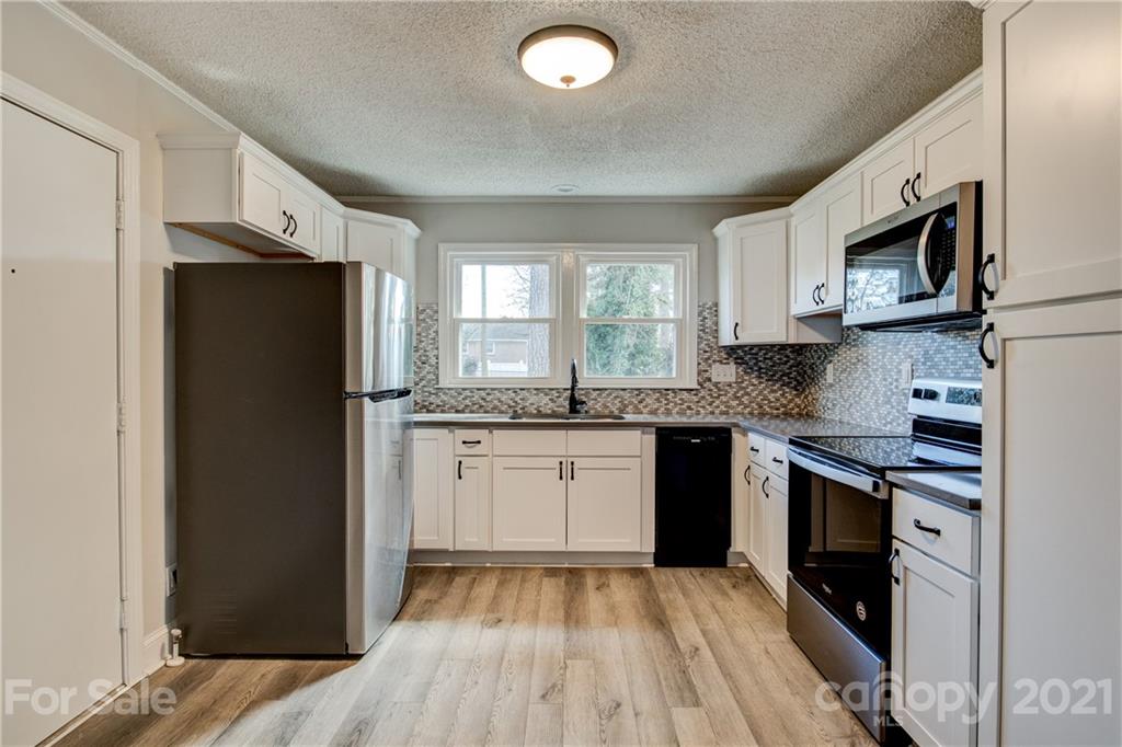 Property image 3 at 1247 Westover Circle, Rock Hill, SC 29732