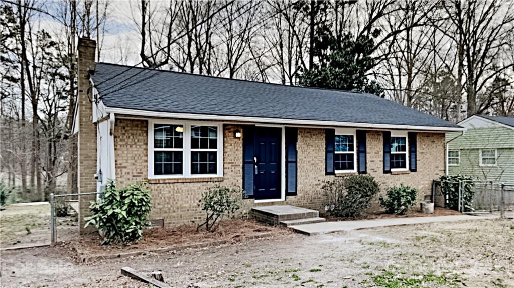 Property image 1 at 2834 Crawford Avenue, Gastonia, NC 28052