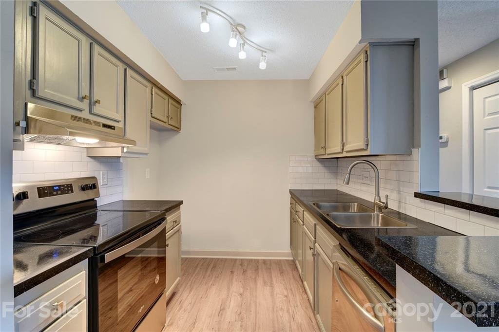 Property image 1 at 8024 Tremaine Court, Charlotte, NC 28227