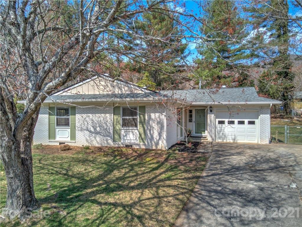 Property image 1 at 6 Brookgreen Place, Asheville, NC 28804