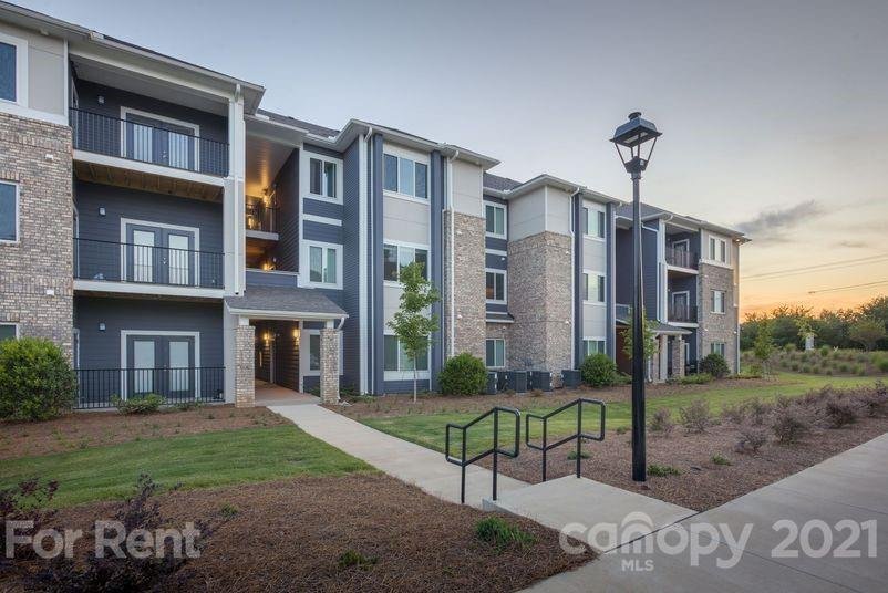 Property image 1 at 14710 Kilkenney Hill Lane, Charlotte, NC 28273