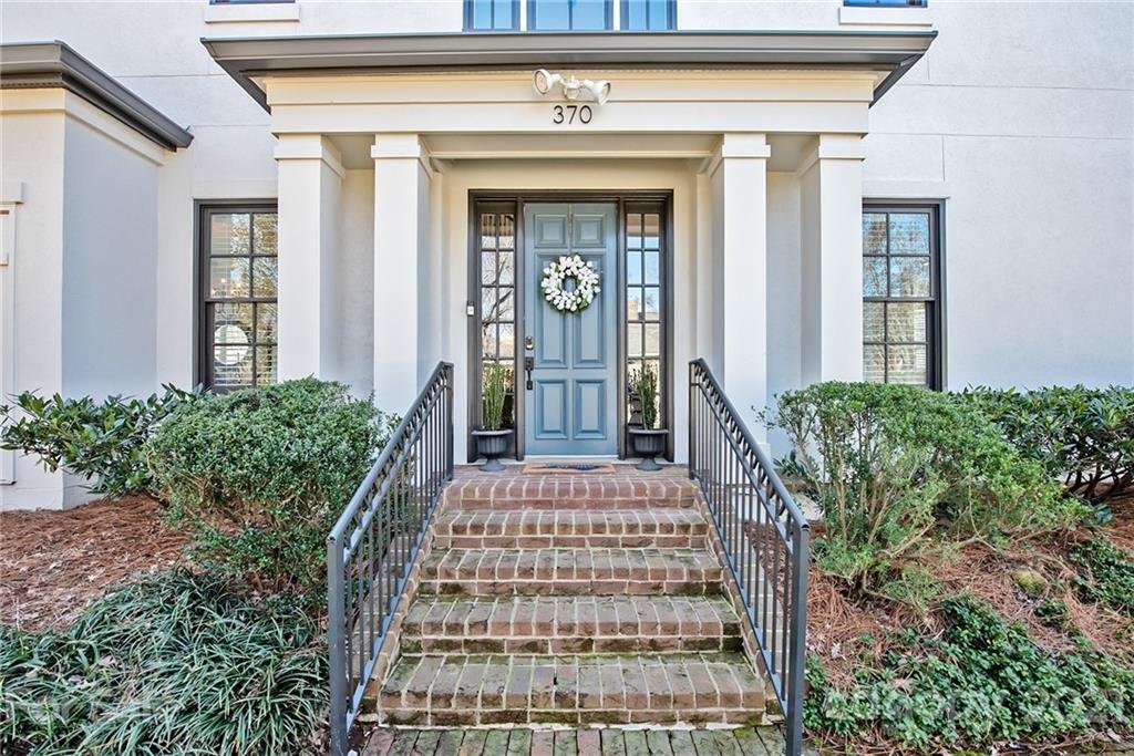 Property image 1 at 370 Wendover Heights Circle, Charlotte, NC 28211