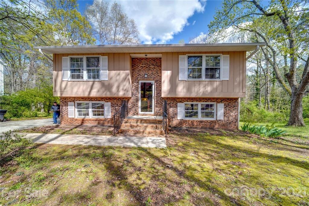 2107 Timber Ridge Road