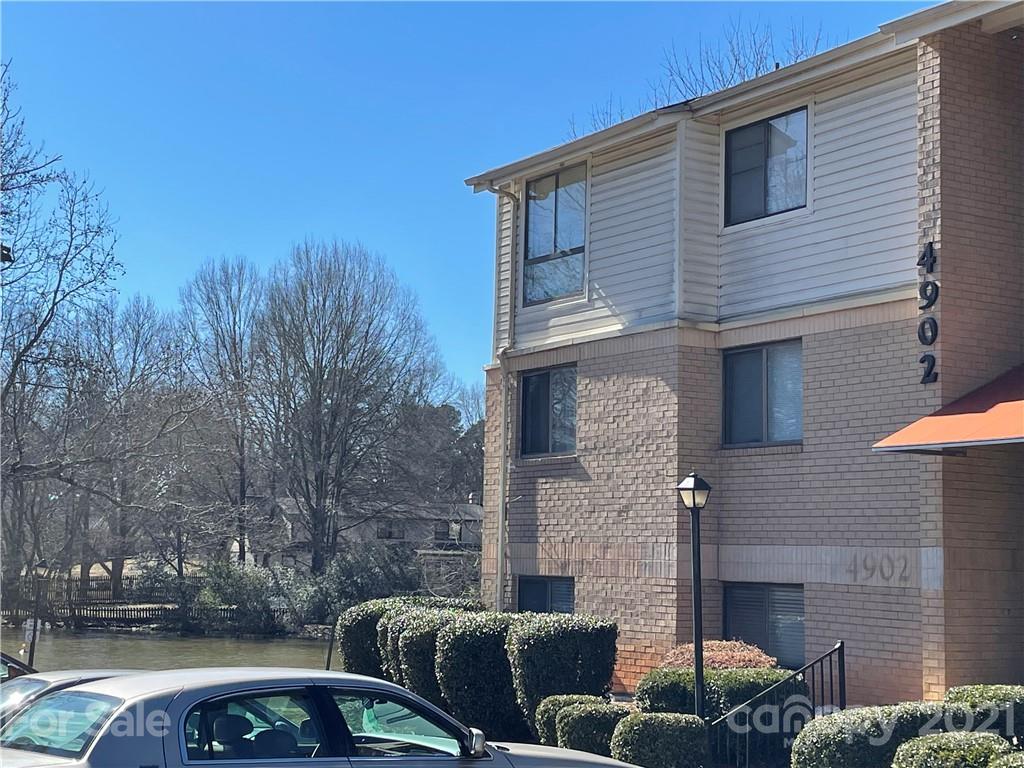 Property image 1 at 4902 Spring Lake Drive, Charlotte, NC 28212