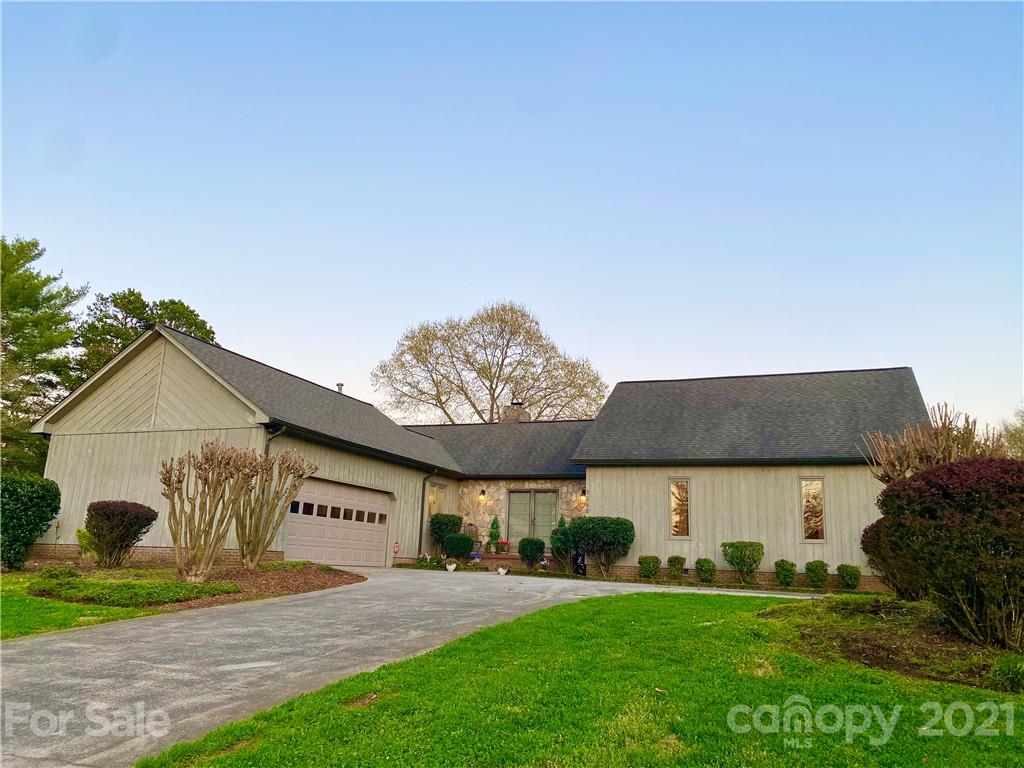 Property image 1 at 3240 15th Street, Hickory, NC 28601