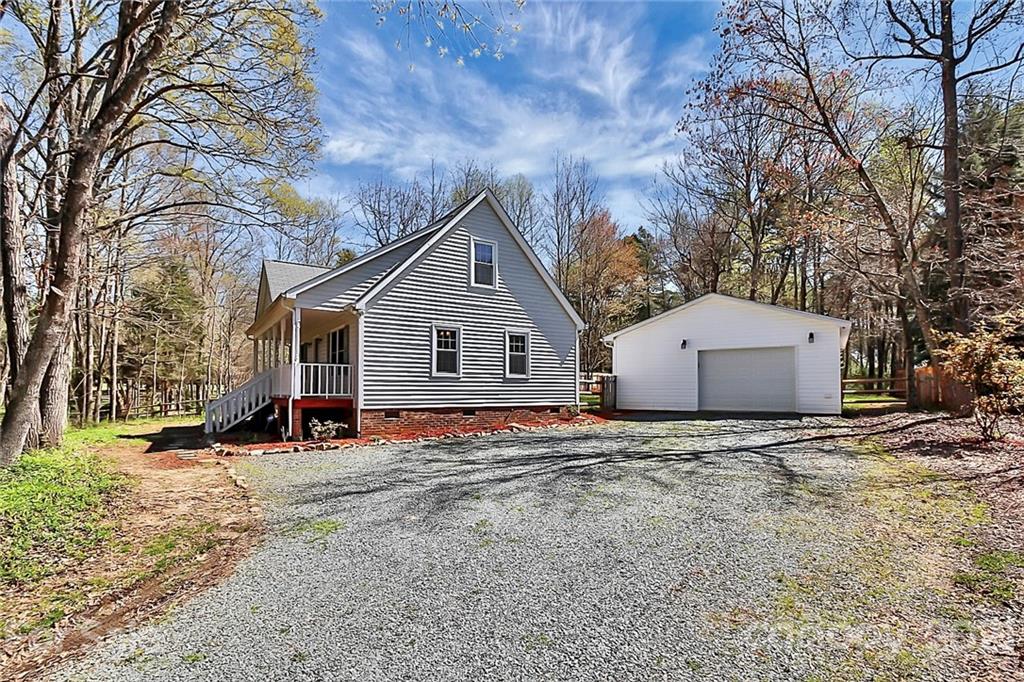 Property image 1 at 6909 Birdsong Lane, Waxhaw, NC 28173