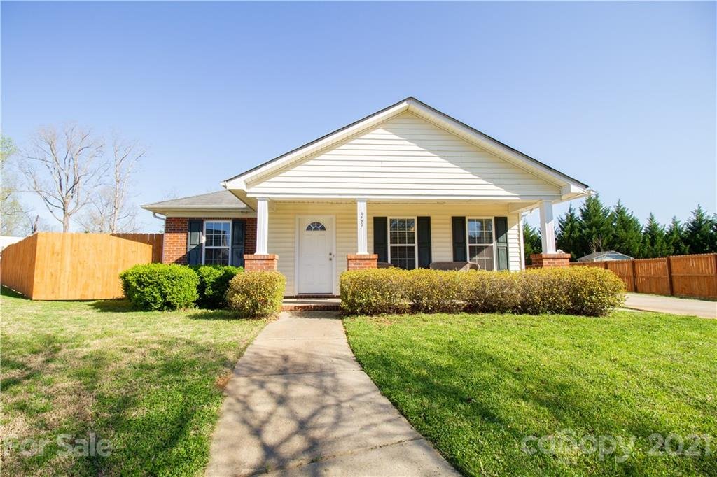 Property image 1 at 306 Llewellyn Street, Belmont, NC 28012