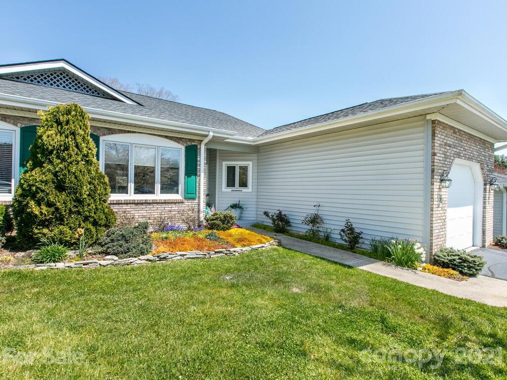 7 Country Meadows Lane