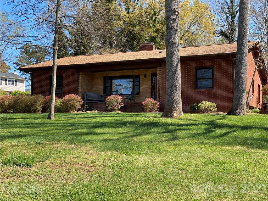 Property image 1 at 301 Walnut Avenue, Mount Holly, NC 28120