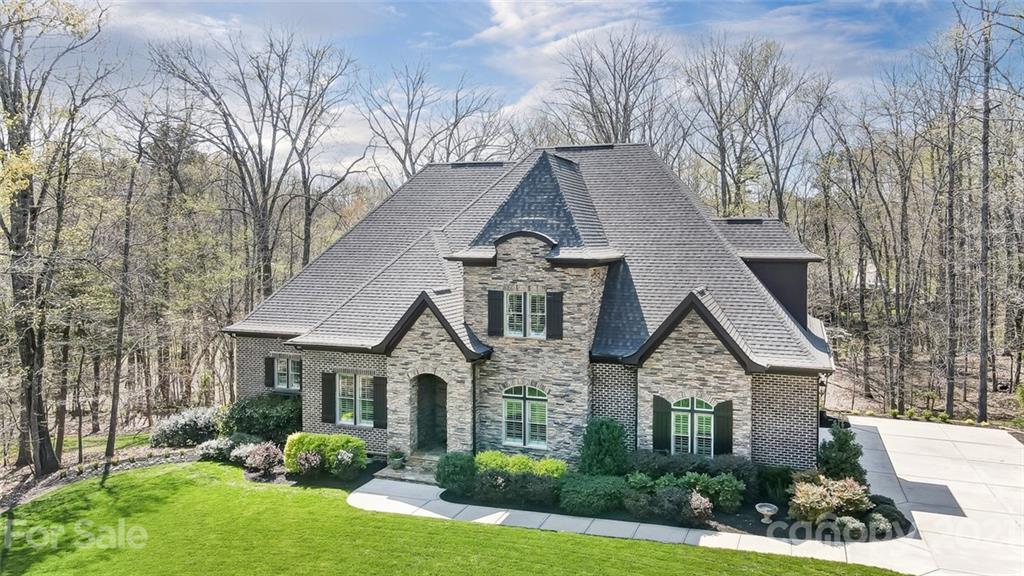 Property image 1 at 9006 Caliterra Drive, Matthews, NC 28104