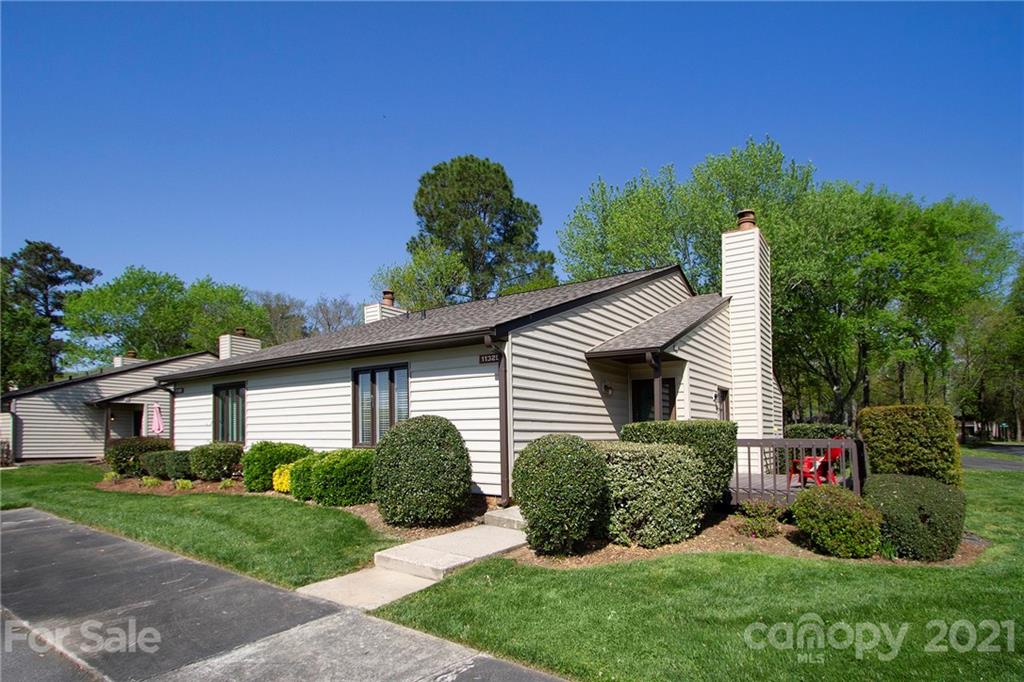 Property image 1 at 11320 Crossview Lane, Charlotte, NC 28226