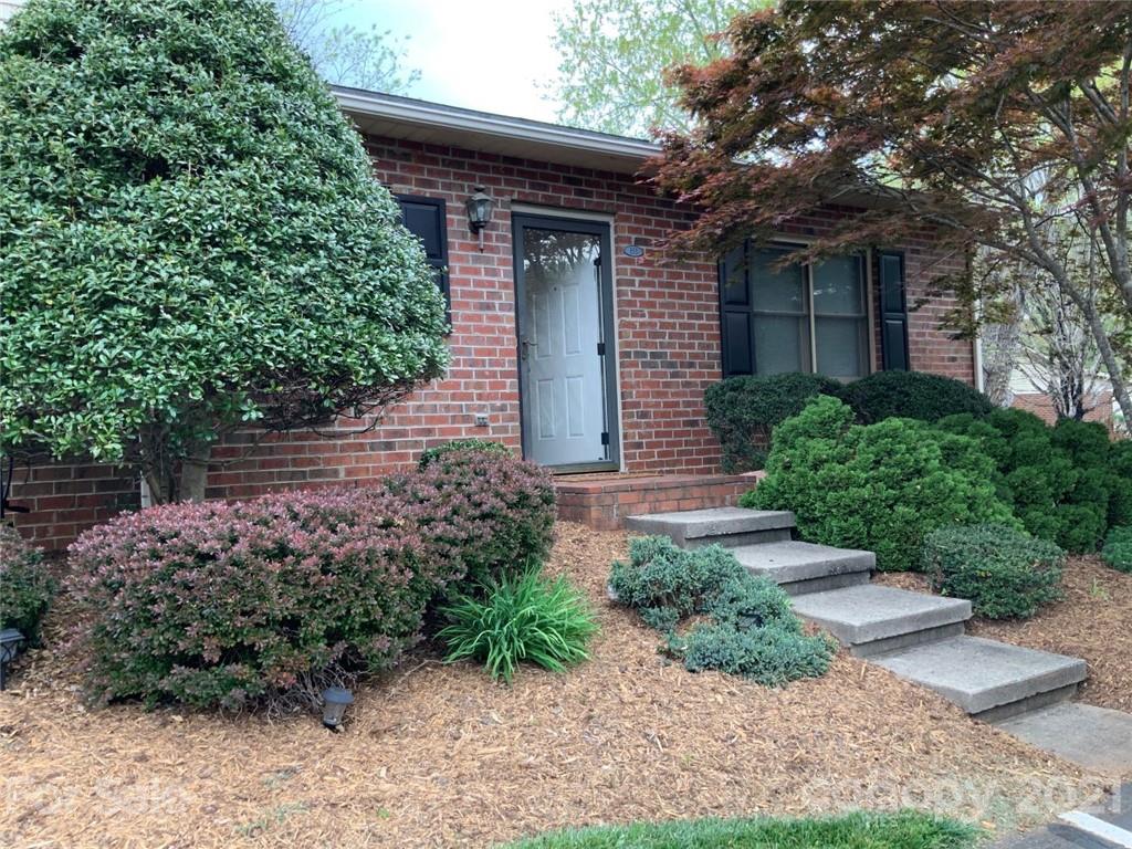 Property image 1 at 855 21st Avenue, Hickory, NC 28601