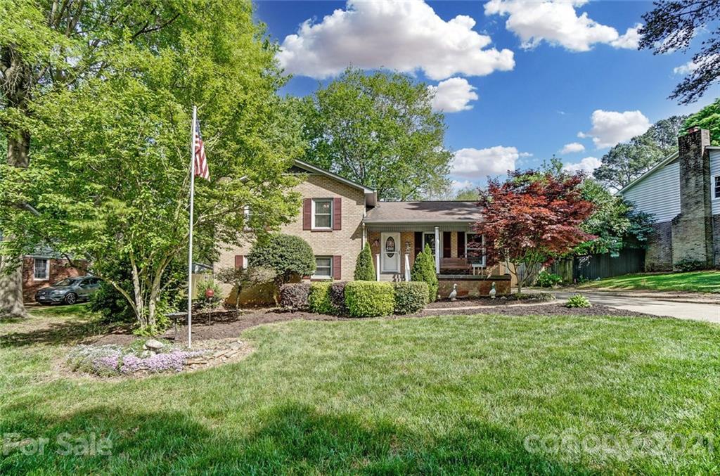 4624 Twin Oaks Place