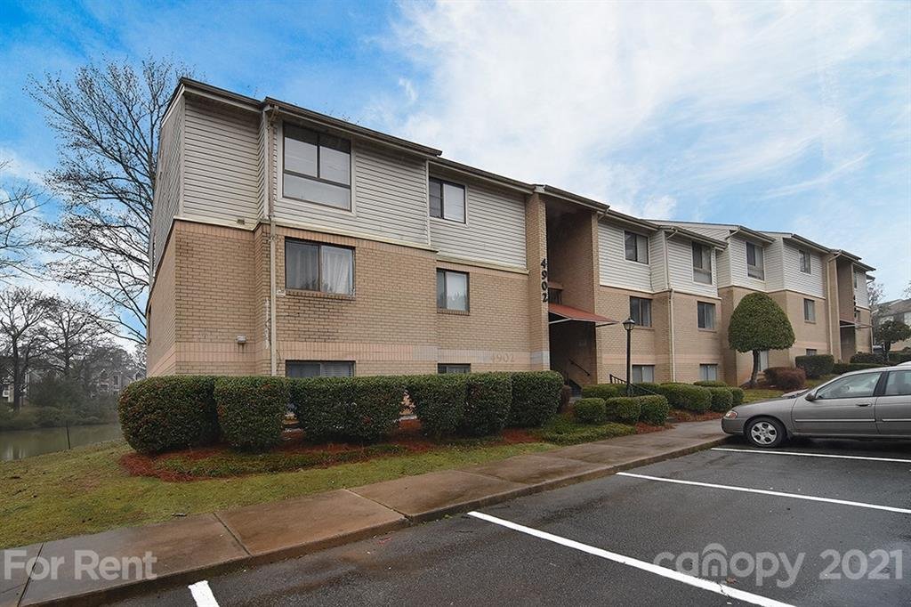Property image 1 at 4902 Spring Lake Drive, Charlotte, NC 28212