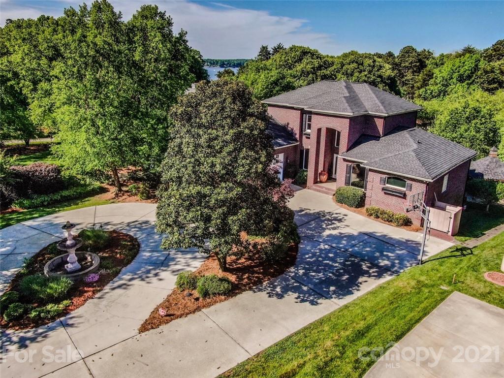 7833 Sail Pointe Drive