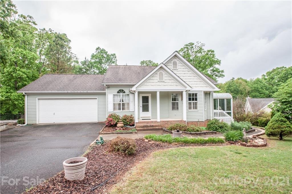 Property image 1 at 109 Gatwick Court, Statesville, NC 28677